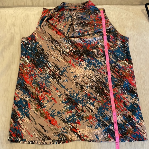 Goes with everything! Sleeveless cowl neck shell - Picture 5 of 9